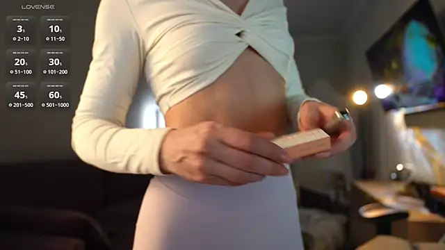 Coconutkittyy online show from 7, 4, 2026