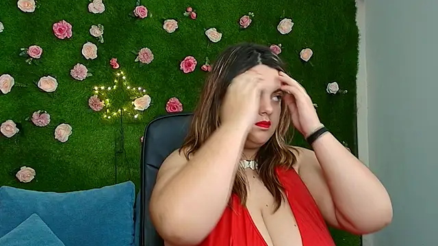 Huge Titties  online show from 14, 11, 2025