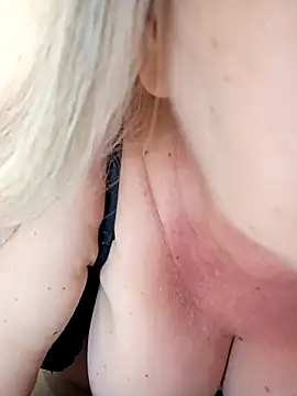 Lana Luna1 online show from 3, 12, 2025