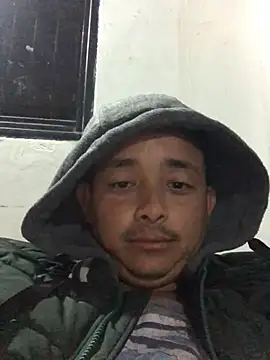 isacalejandroo online show from 4, 1, 2025