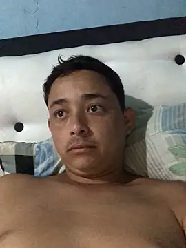 isacalejandroo online show from 8, 3, 2025