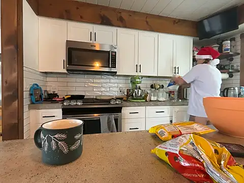 Snapshot of MissSwitch chatting on 19, 12, 2024 MissSwitch online show from 19, 12, 2024