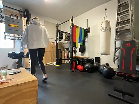 Snapshot of MissSwitch chatting on 2, 1, 2025 MissSwitch online show from 2, 1, 2025