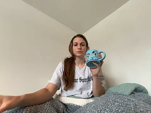 Snapshot of MissSwitch chatting on 6, 1, 2025 MissSwitch online show from 6, 1, 2025