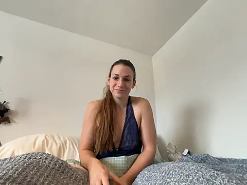 Snapshot of MissSwitch chatting on 10, 1, 2025 MissSwitch online show from 10, 1, 2025