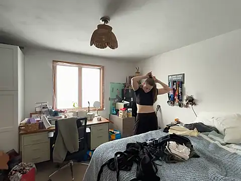 Snapshot of MissSwitch chatting on 15, 1, 2025 MissSwitch online show from 15, 1, 2025