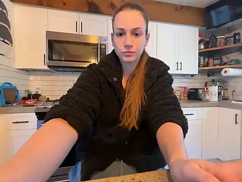 Snapshot of MissSwitch chatting on 13, 2, 2025 MissSwitch online show from 13, 2, 2025