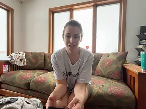 Snapshot of MissSwitch chatting on 17, 2, 2025 MissSwitch online show from 17, 2, 2025