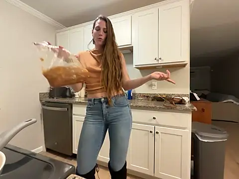 Snapshot of MissSwitch chatting on 22, 3, 2025 MissSwitch online show from 22, 3, 2025