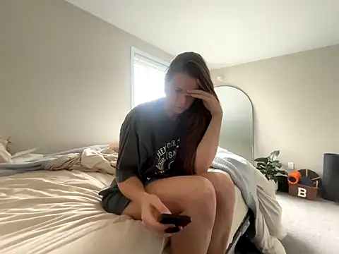 Snapshot of MissSwitch chatting on 7, 10, 2025 MissSwitch online show from 7, 10, 2025