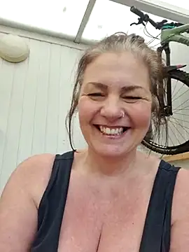 Snapshot of 420Curvybabe chatting on 25, 2, 2025 420Curvybabe online show from 25, 2, 2025