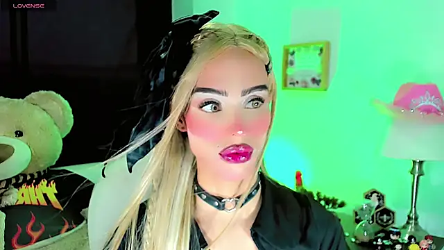 Snapshot of dollswit01 chatting on 20, 1, 2025 dollswit01 online show from 20, 1, 2025