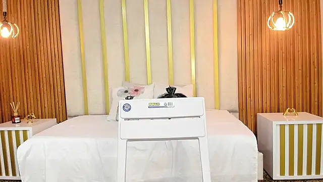 Snapshot of love_mommy chatting on 21, 2, 2025 love mommy online show from 21, 2, 2025