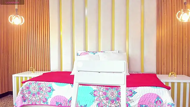 Snapshot of love_mommy chatting on 23, 9, 2025 love mommy online show from 23, 9, 2025