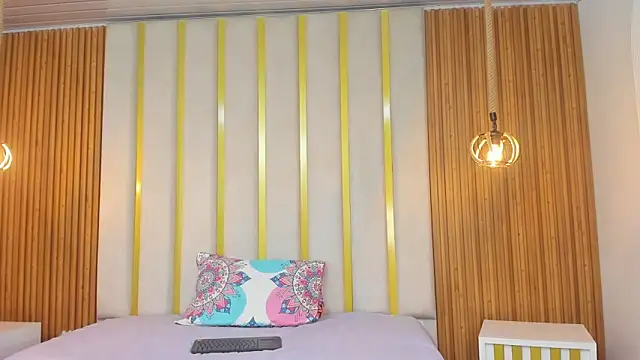 Snapshot of love_mommy chatting on 31, 10, 2025 love mommy online show from 31, 10, 2025