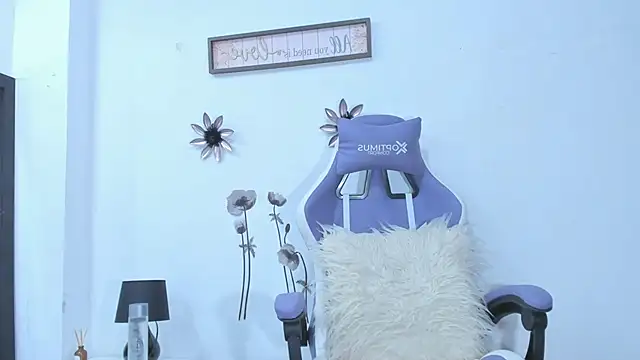 Snapshot of AnneGagner chatting on 21, 12, 2024 AnneGagner online show from 21, 12, 2024