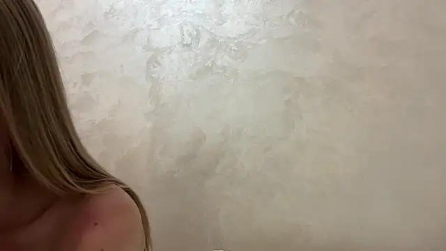 CaitlinaJayne23 online show from 28, 7, 2026