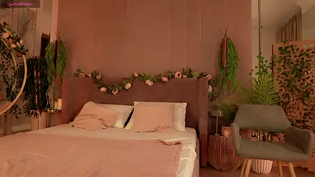 Snapshot of Smiley_Mia chatting on 16, 10, 2025 Smiley Mia online show from 16, 10, 2025