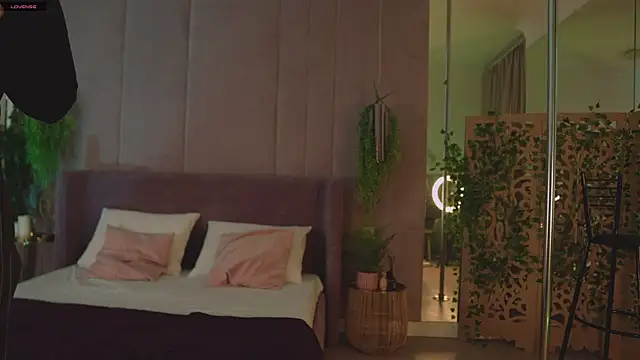 Snapshot of Smiley_Mia chatting on 20, 11, 2025 Smiley Mia online show from 20, 11, 2025