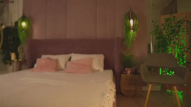 Snapshot of Smiley_Mia chatting on 29, 11, 2025 Smiley Mia online show from 29, 11, 2025