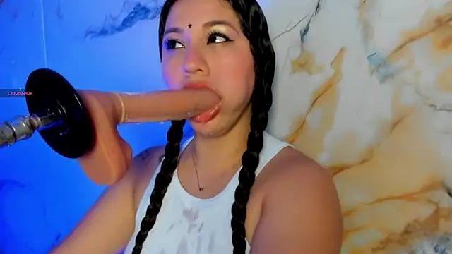 hade cute online show from 7, 4, 2026