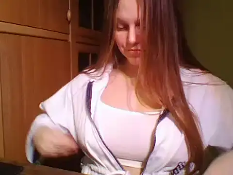 Evasapples online show from 2, 1, 2025