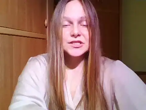 Evasapples online show from 5, 1, 2025