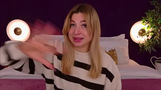 Snapshot of HelenaMorgan chatting on 22, 10, 2025 HelenaMorgan online show from 22, 10, 2025