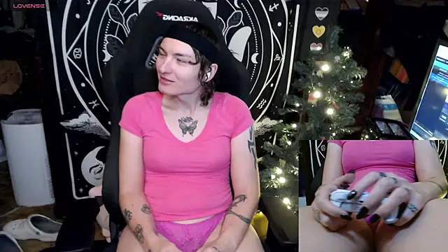 BrandiWRLD 999 online show from 5, 1, 2025