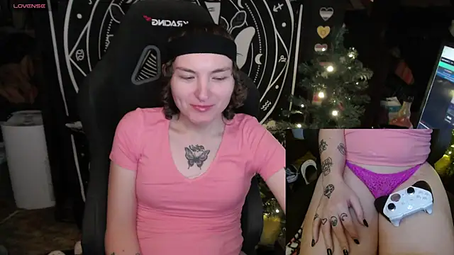 BrandiWRLD 999 online show from 14, 1, 2025