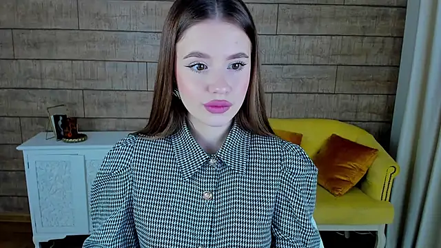 MilanaBalmain online show from 21, 1, 2025