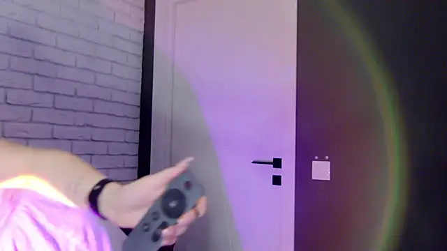 MilanaBalmain online show from 18, 2, 2025