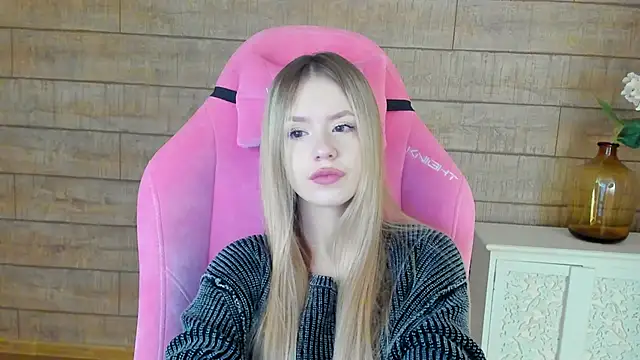 MilanaBalmain online show from 4, 10, 2025