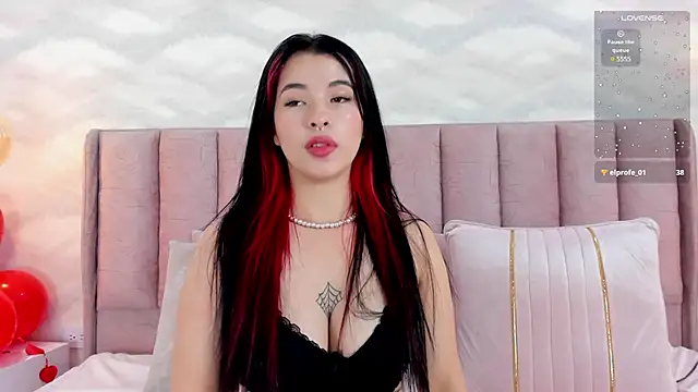 im nika  online show from 19, 2, 2025