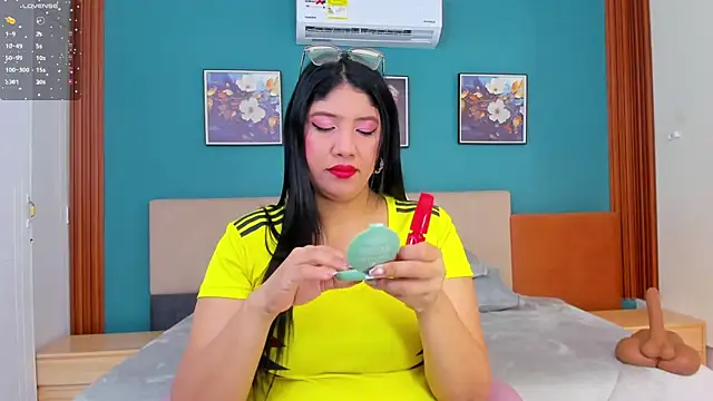 estrella bigboobs14 online show from 4, 7, 2026
