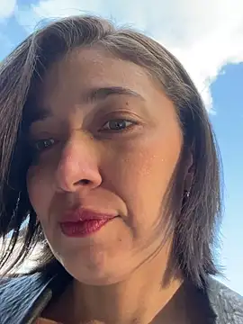 Snapshot of adarussell chatting on 27, 9, 2025 adarussell online show from 27, 9, 2025