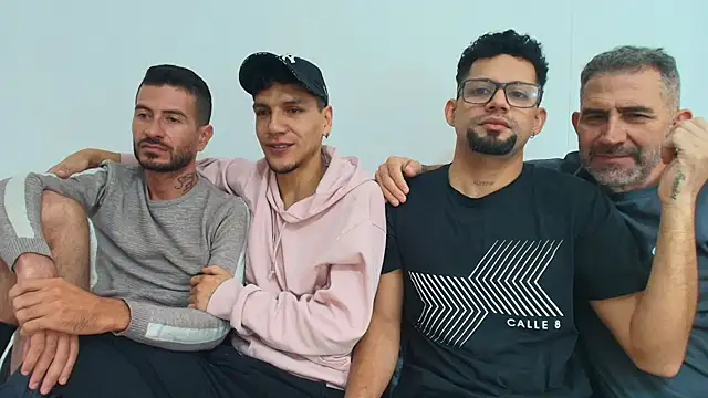 Snapshot of Benjamin_show chatting on 11, 11, 2025 Benjamin show online show from 11, 11, 2025