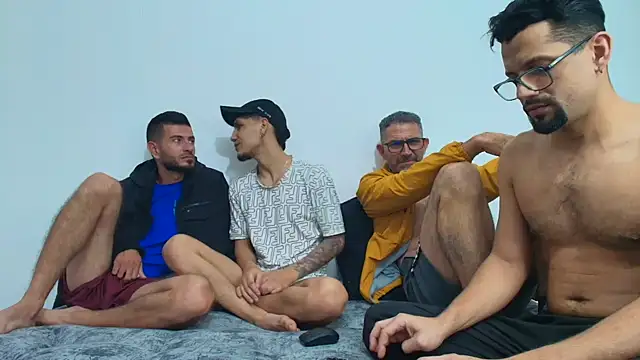 Snapshot of Benjamin_show chatting on 26, 11, 2025 Benjamin show online show from 26, 11, 2025