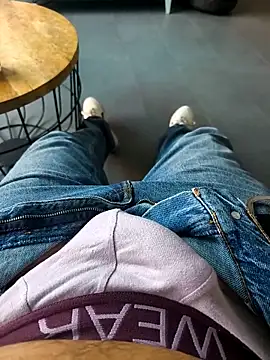 cricrimsBarcelona online show from 4, 12, 2025