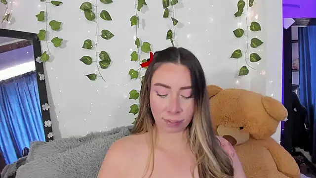 JanneKim online show from 23, 10, 2025