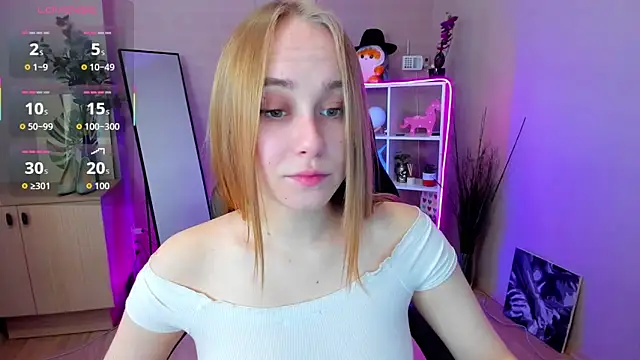 Snapshot of LianaBright chatting on 25, 4, 2026 LianaBright online show from 25, 4, 2026