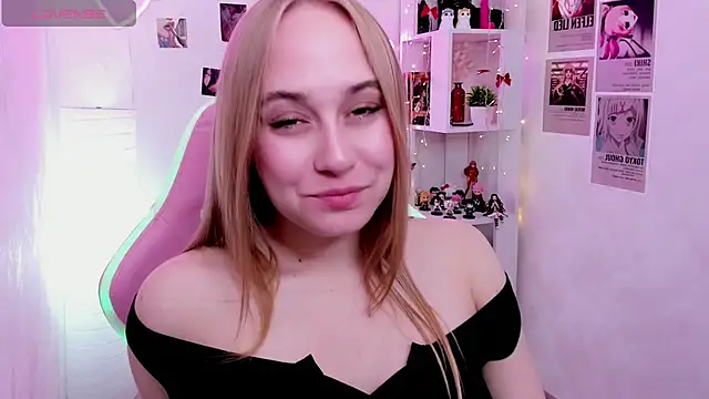 Snapshot of LianaBright chatting on 6, 5, 2026 LianaBright online show from 6, 5, 2026