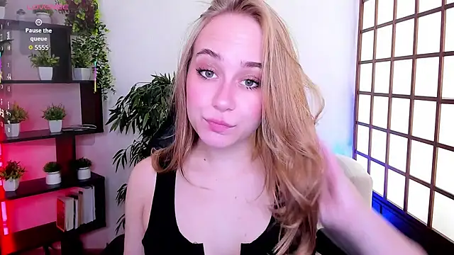 Snapshot of LianaBright chatting on 31, 5, 2026 LianaBright online show from 31, 5, 2026