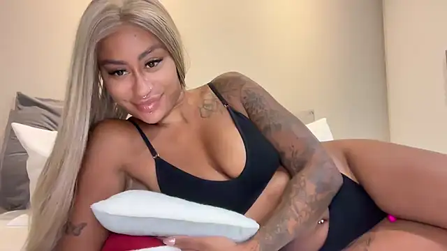 Snapshot of CoCo-Queen chatting on 7, 2, 2025 CoCo-Queen online show from 7, 2, 2025