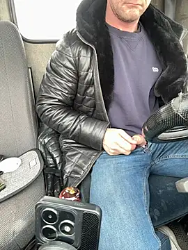 Snapshot of AlexGWoW chatting on 28, 2, 2025 AlexGWoW online show from 28, 2, 2025