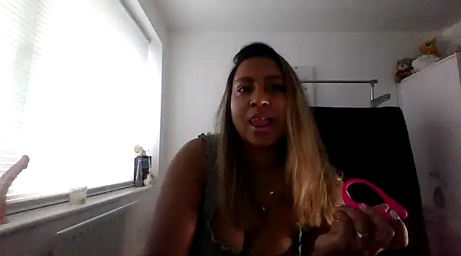 TEMPTING-TAMMY online show from 8, 1, 2025