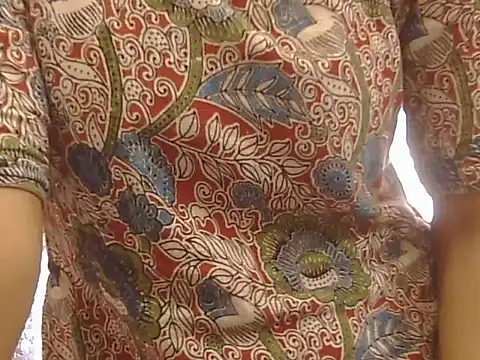 Snapshot of _FluffyHxney_ chatting on 5, 10, 2025 FluffyHxney online show from 5, 10, 2025