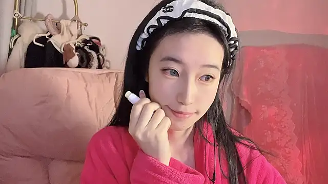 JennieKim RoseannePark online show from 23, 2, 2025