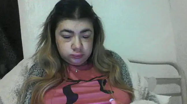 Snapshot of CamilaCherryX chatting on 14, 1, 2025 CamilaCherryX online show from 14, 1, 2025