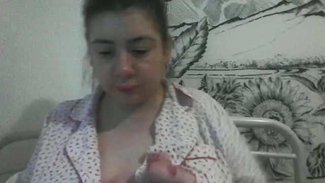 Snapshot of CamilaCherryX chatting on 4, 10, 2025 CamilaCherryX online show from 4, 10, 2025